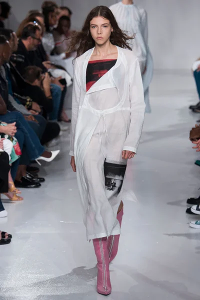 Look 13